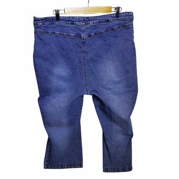 Denim 24/7 Cropped Flower Cutout Stretch Jeans Size 22W Faded Blue Casual Summer - Picture 2 of 11